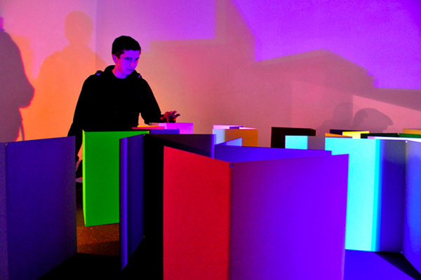 themenausstellung_farbe_licht_experiment_axelbuether-18
